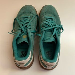 5-10 mountain biking shoes